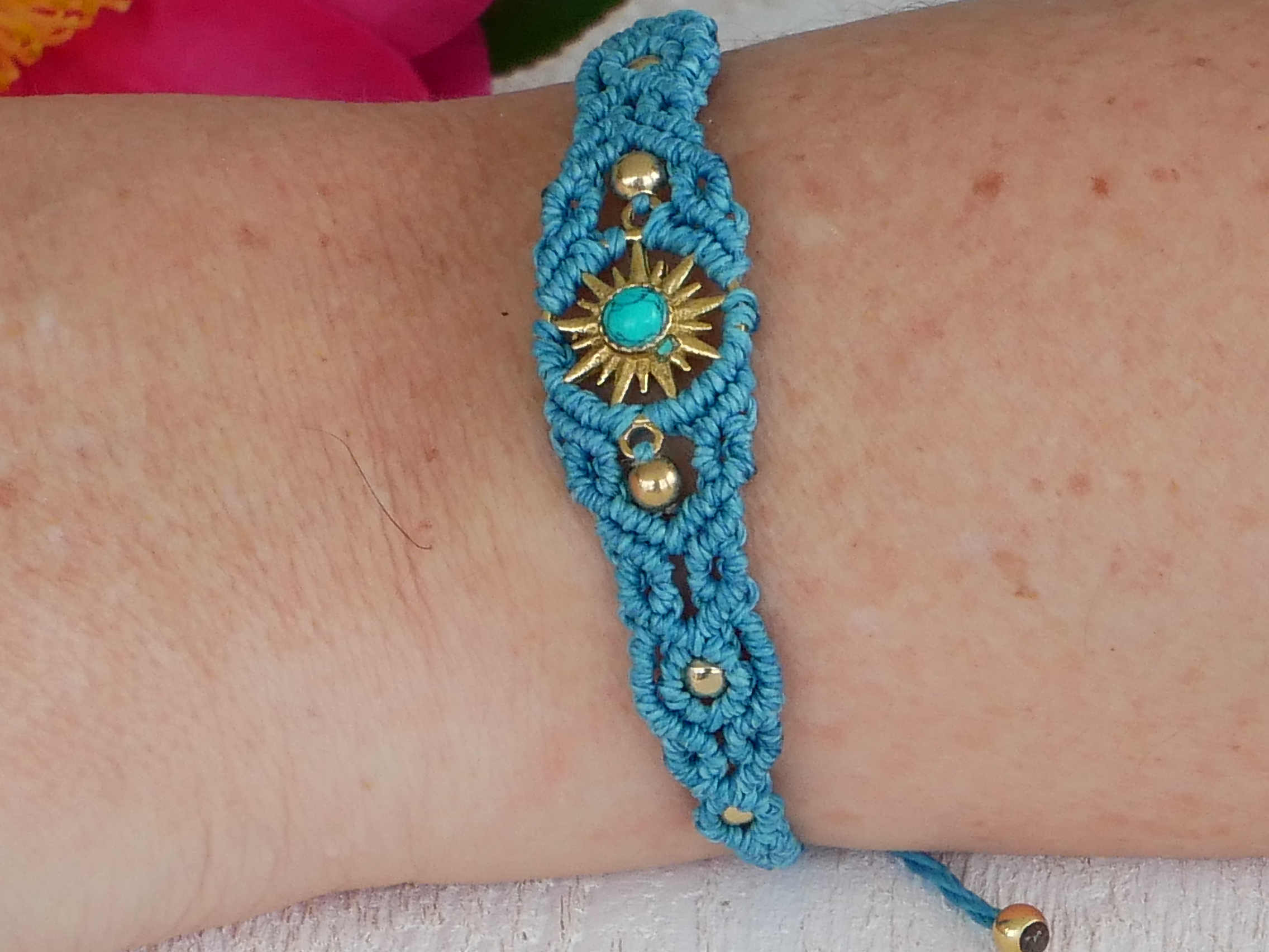 Bracelet en micro macramé Soly doré