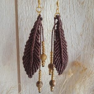 boucles d'oreilles en micro macramé plume