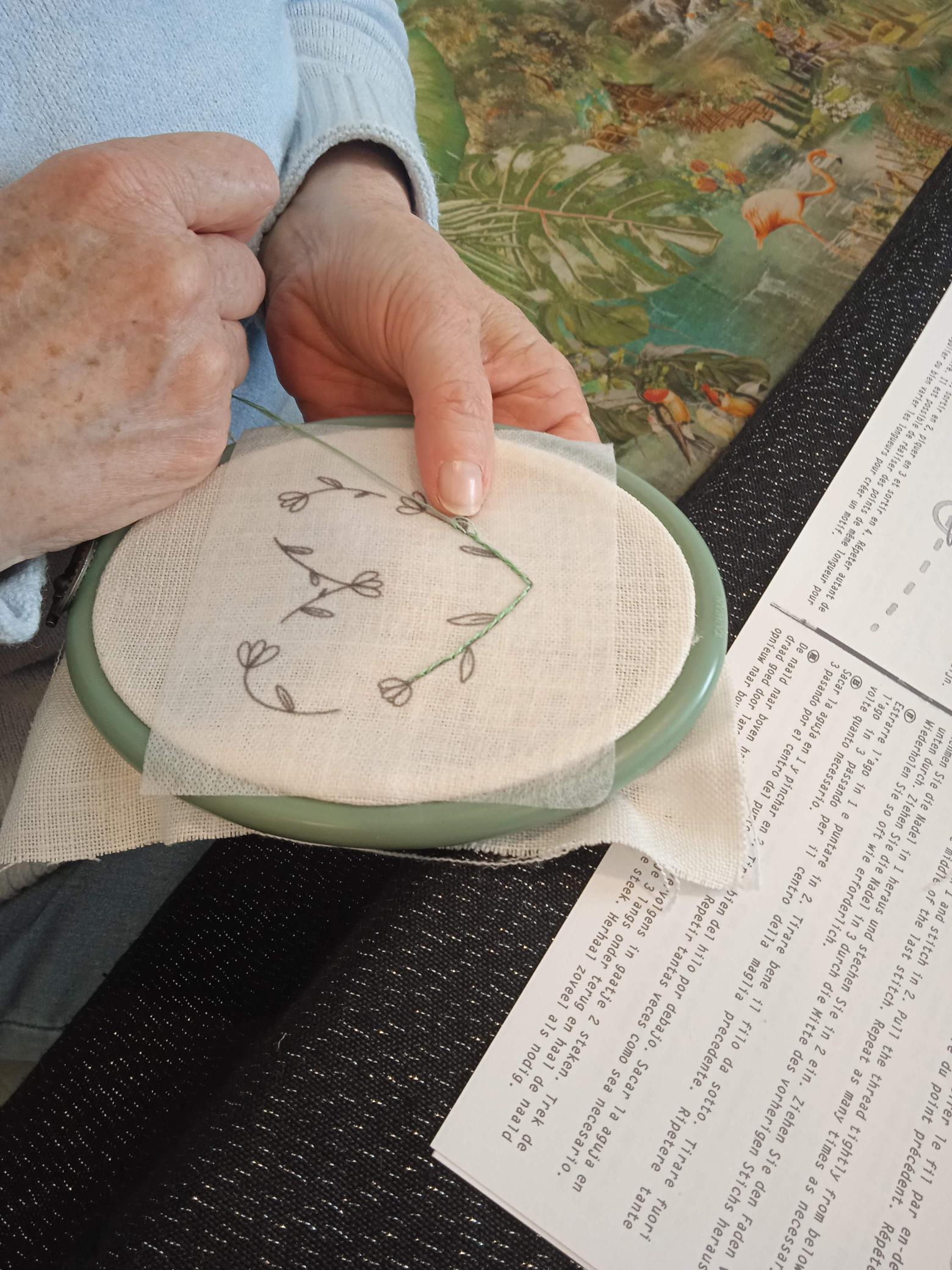 atelier-broderie-les-intants-libres-le-poiré-sur-vie-1