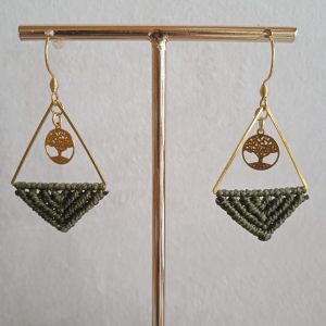 Boucles d'oreilles arbre vert kaki en micro macramé