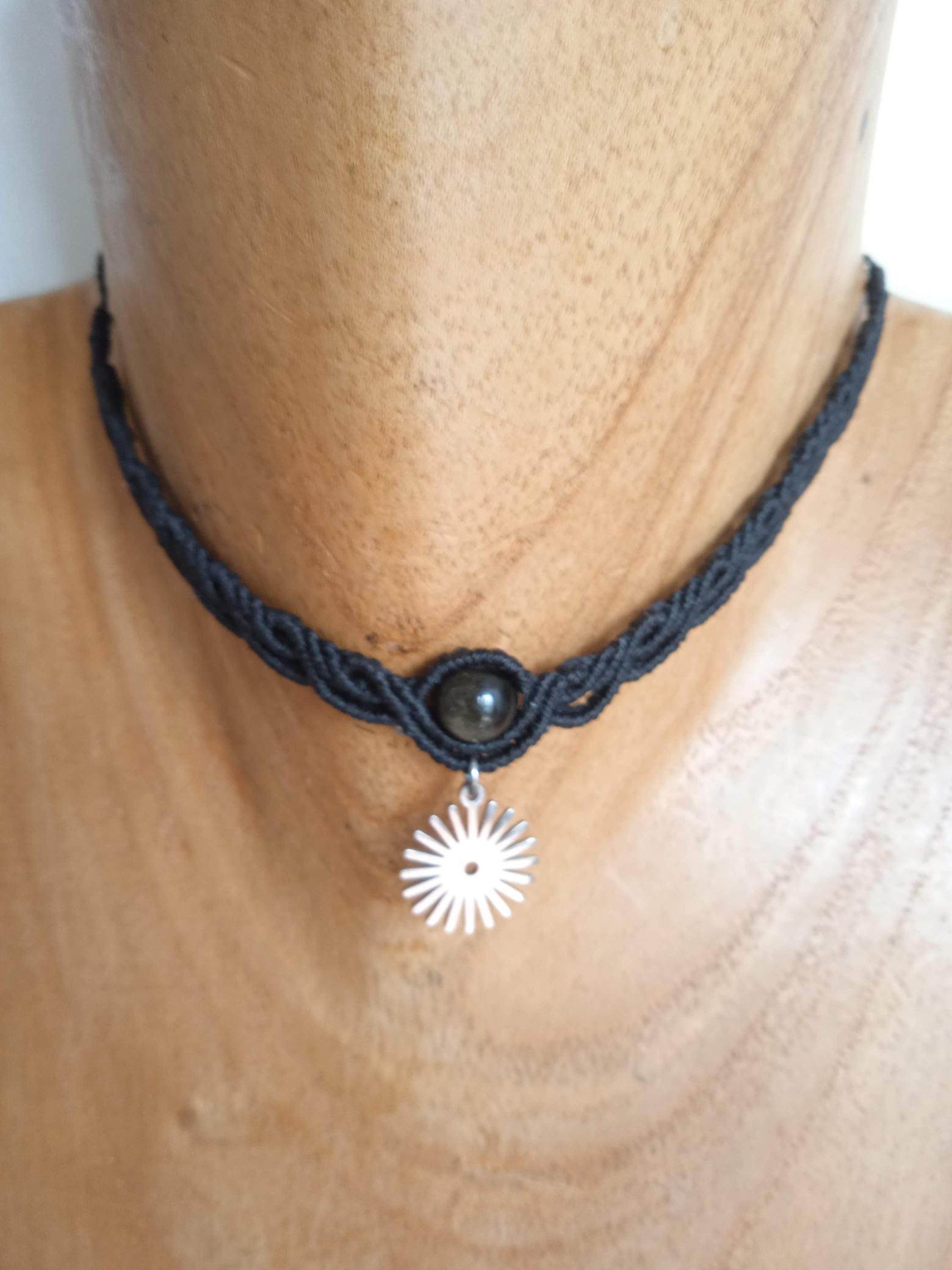 choker obsidienne noir tissé avec la technique du micromacramé