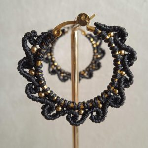 créole noir en micro macramé